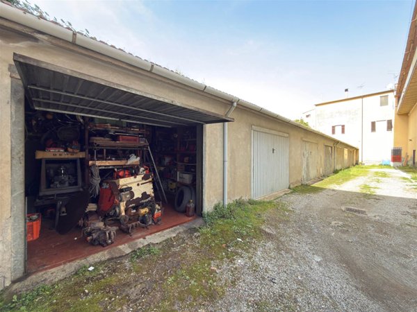 box auto in vendita a Massa Marittima in zona Ghirlanda