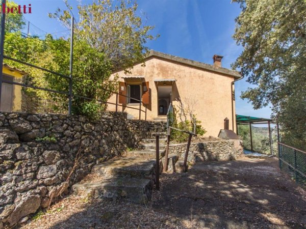 casa indipendente in vendita a Monte Argentario in zona Porto Santo Stefano