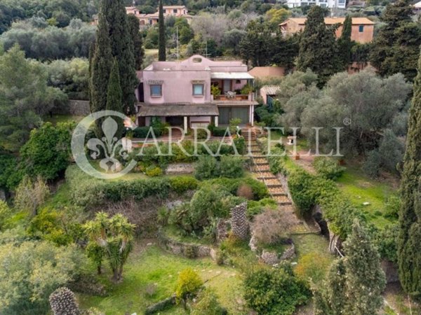casa indipendente in vendita a Monte Argentario in zona Porto Santo Stefano