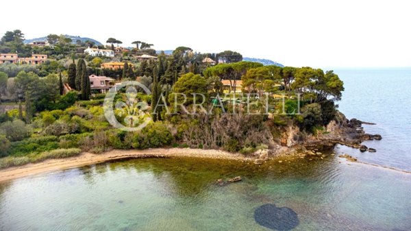 casa indipendente in vendita a Monte Argentario in zona Porto Santo Stefano