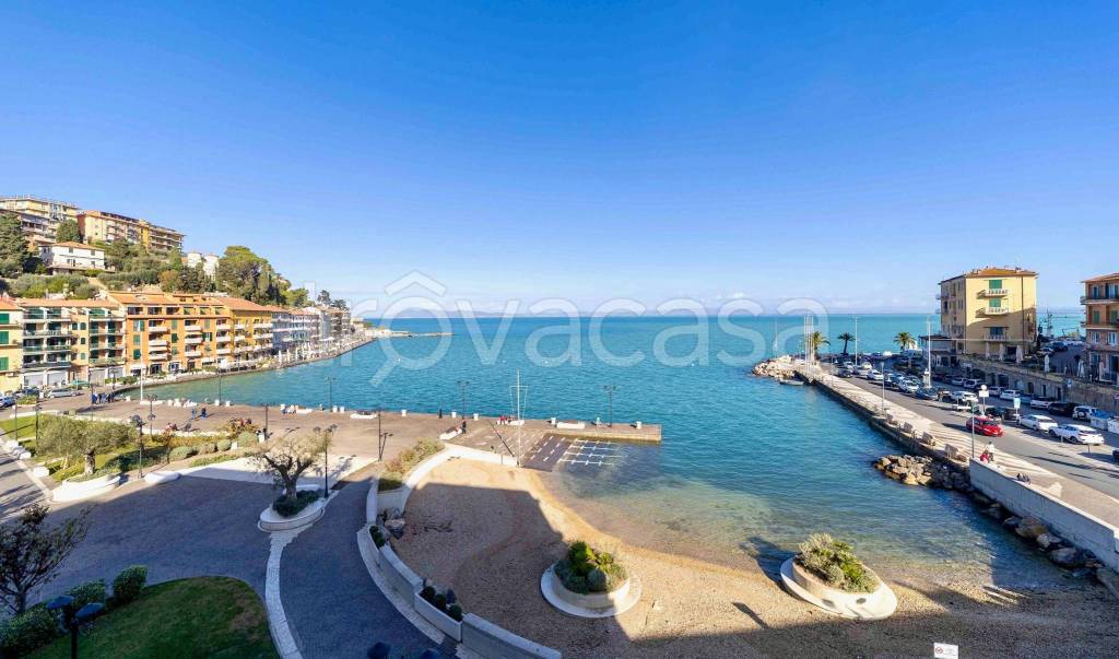 appartamento in vendita a Monte Argentario in zona Porto Santo Stefano