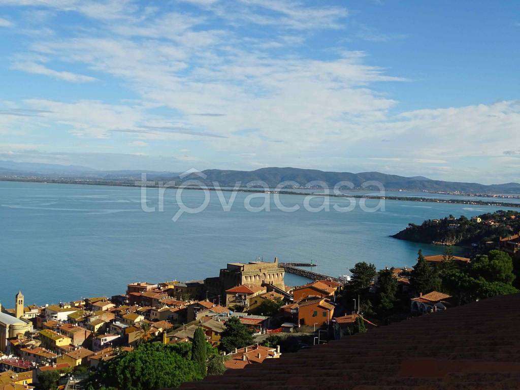 appartamento in vendita a Monte Argentario in zona Porto Santo Stefano