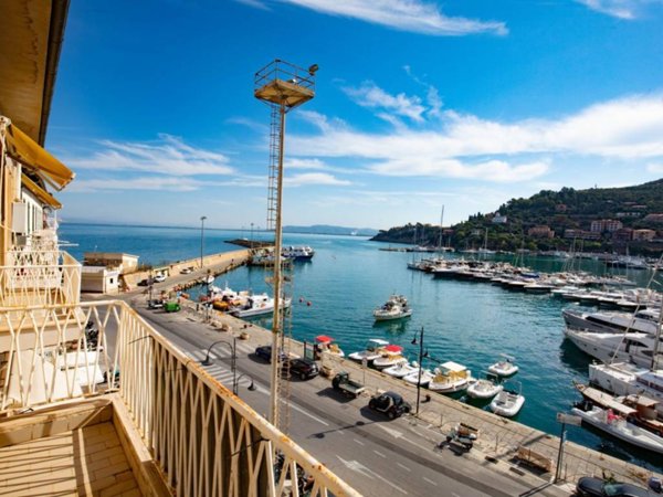 appartamento in vendita a Monte Argentario in zona Porto Santo Stefano