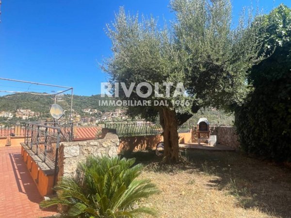 appartamento in vendita a Monte Argentario in zona Porto Santo Stefano