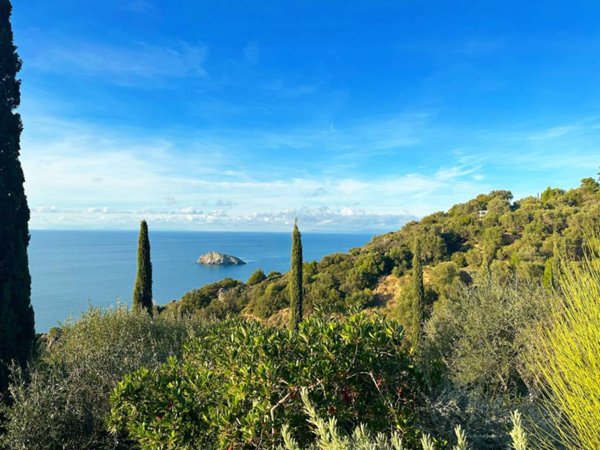 appartamento in vendita a Monte Argentario in zona Porto Santo Stefano