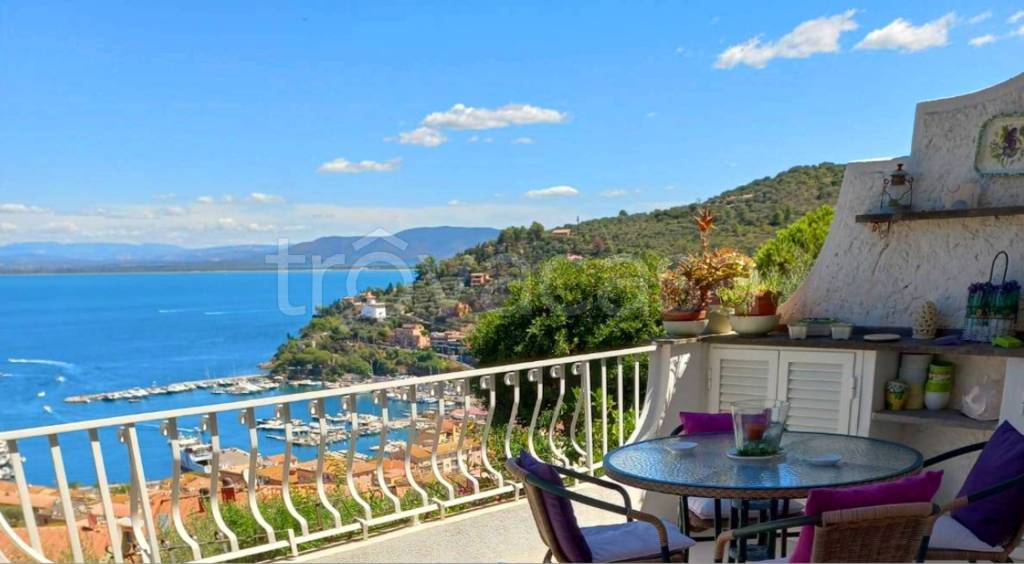 appartamento in vendita a Monte Argentario in zona Porto Santo Stefano