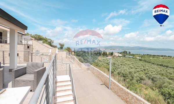 casa indipendente in vendita a Monte Argentario in zona Terrarossa