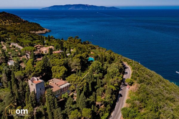 casa indipendente in vendita a Monte Argentario in zona Porto Santo Stefano