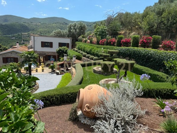 casa indipendente in vendita a Monte Argentario in zona Porto Santo Stefano