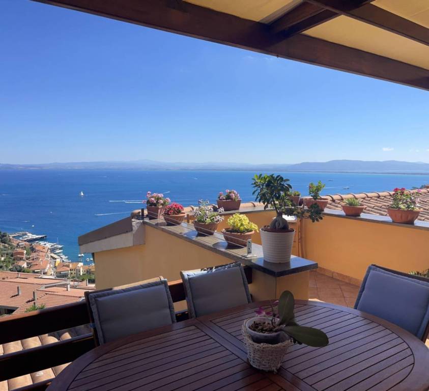 appartamento in vendita a Monte Argentario in zona Porto Santo Stefano