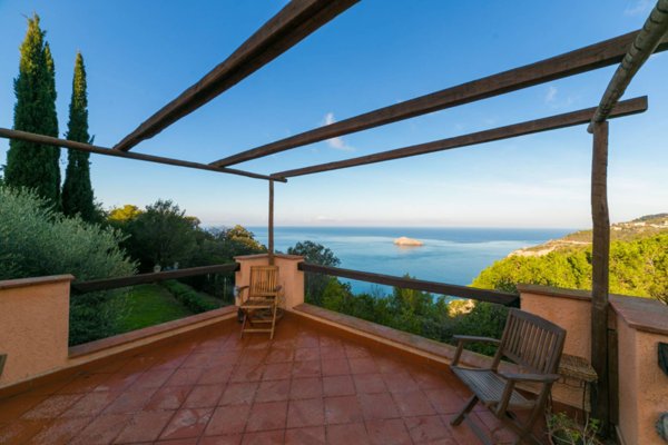 casa indipendente in vendita a Monte Argentario in zona Cala Piccola