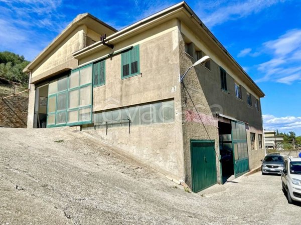 locale commerciale in vendita a Monte Argentario in zona Porto Santo Stefano