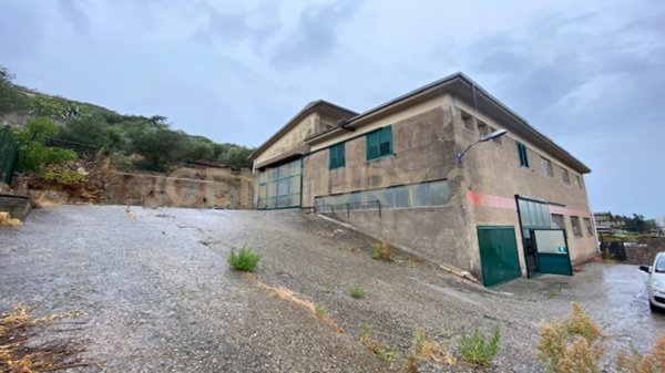 locale di sgombero in vendita a Monte Argentario in zona Porto Santo Stefano