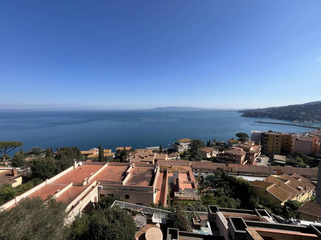 appartamento in vendita a Monte Argentario in zona Porto Santo Stefano