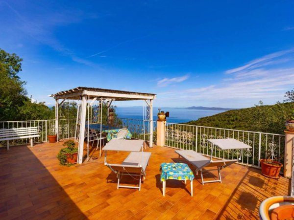casa indipendente in vendita a Monte Argentario in zona Porto Santo Stefano