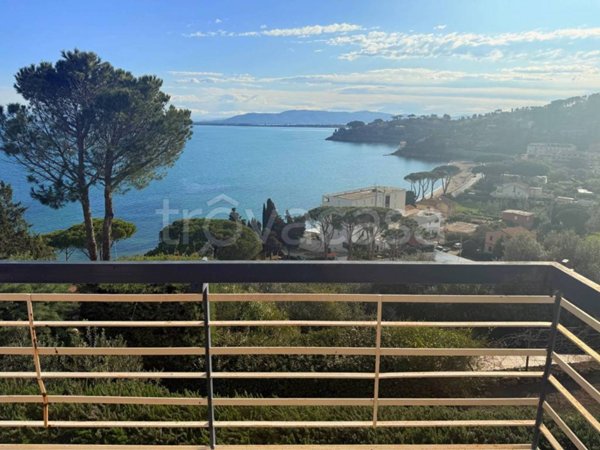 appartamento in vendita a Monte Argentario in zona Porto Santo Stefano