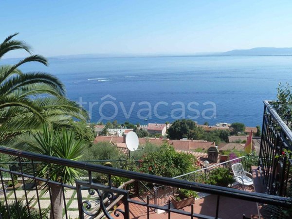 appartamento in vendita a Monte Argentario in zona Porto Santo Stefano