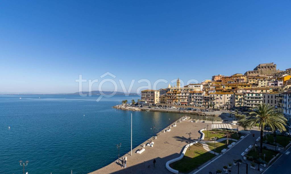 appartamento in vendita a Monte Argentario in zona Porto Santo Stefano