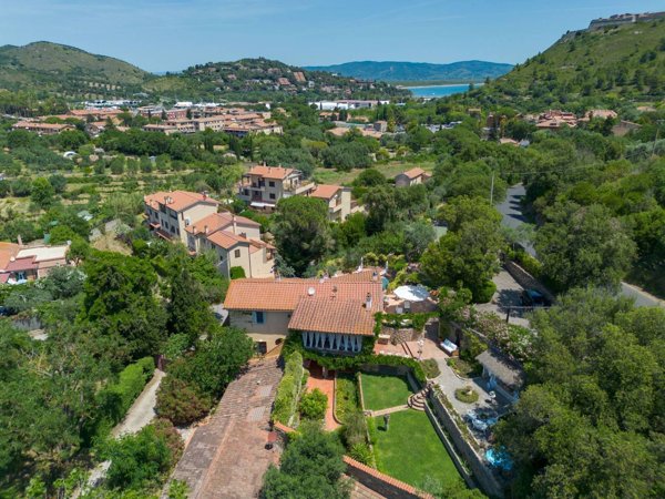 casa indipendente in vendita a Monte Argentario in zona Porto Ercole