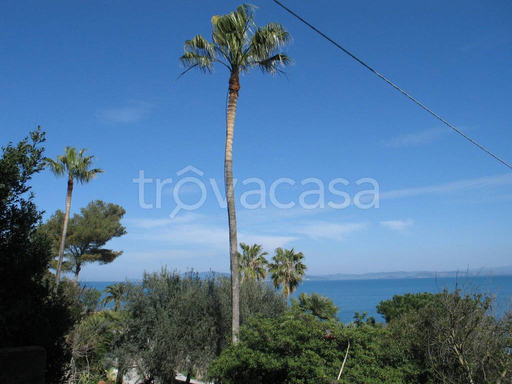 appartamento in vendita a Monte Argentario in zona Porto Santo Stefano