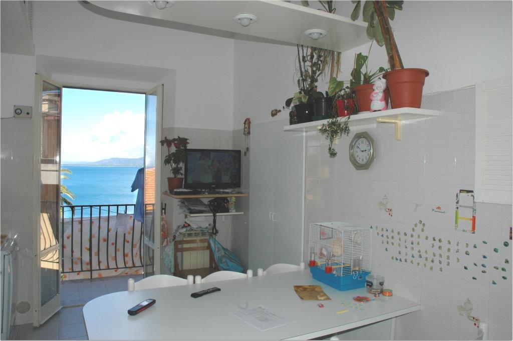appartamento in vendita a Monte Argentario in zona Porto Santo Stefano