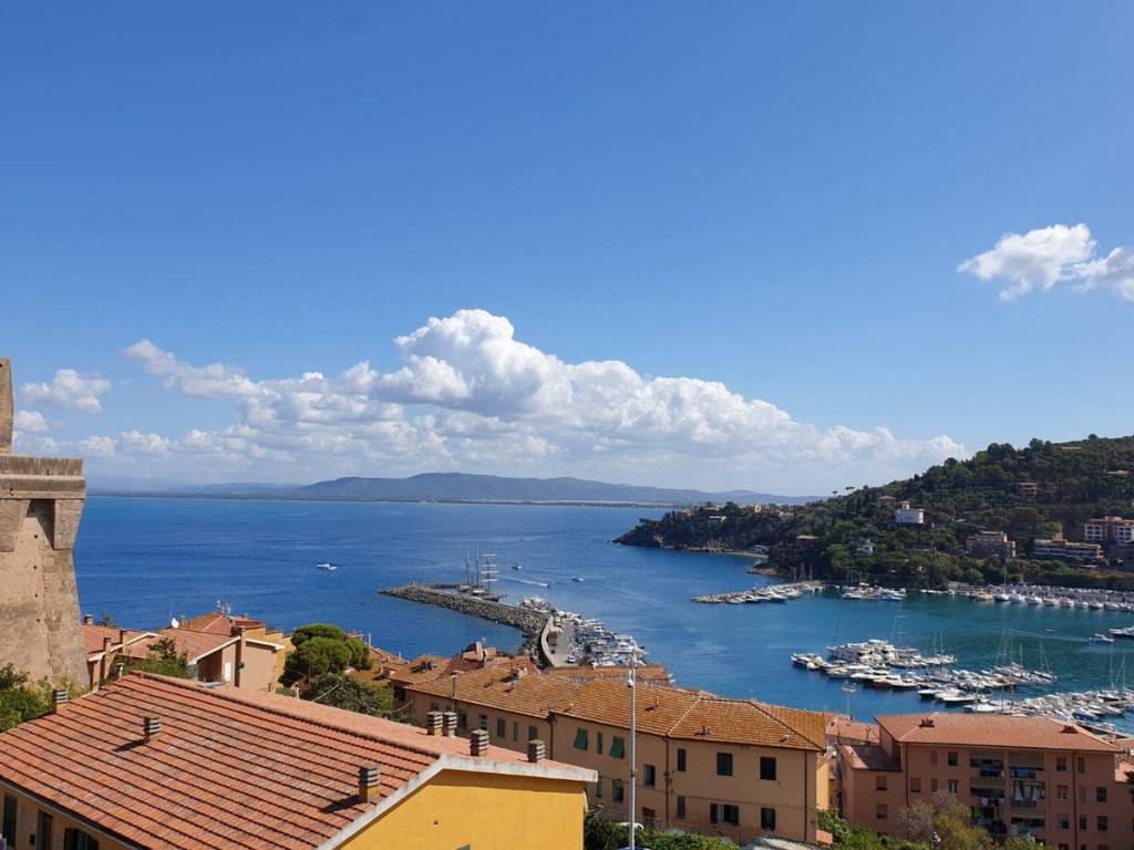 appartamento in vendita a Monte Argentario in zona Porto Santo Stefano