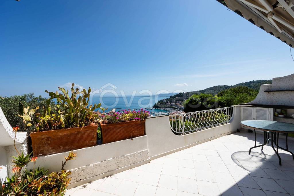 appartamento in vendita a Monte Argentario in zona Porto Santo Stefano