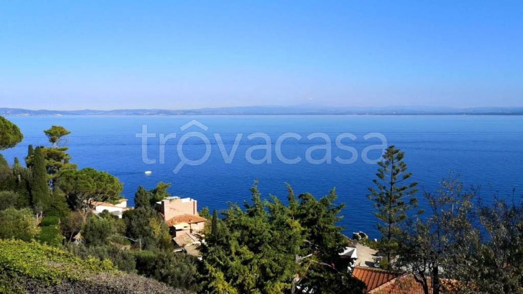 appartamento in vendita a Monte Argentario in zona Porto Santo Stefano