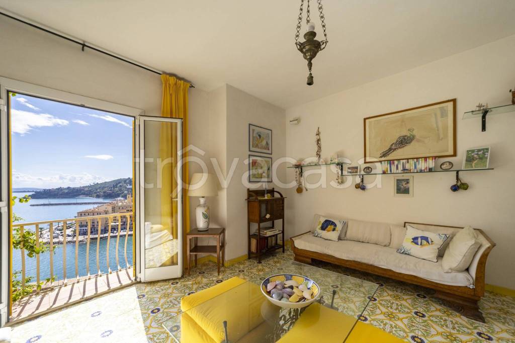 appartamento in vendita a Monte Argentario in zona Porto Santo Stefano