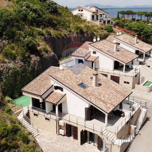 casa indipendente in vendita a Monte Argentario in zona Terrarossa
