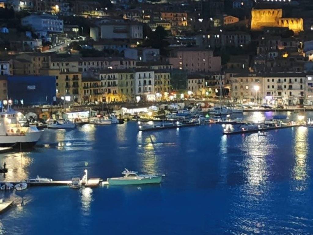 appartamento in vendita a Monte Argentario in zona Porto Santo Stefano