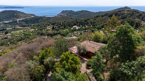 casa indipendente in vendita a Monte Argentario in zona Porto Ercole