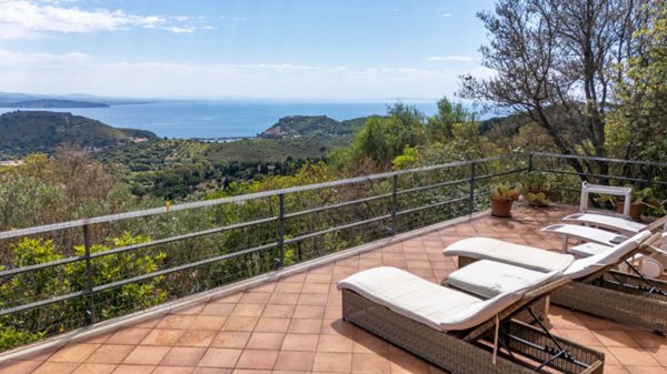 casa indipendente in vendita a Monte Argentario in zona Porto Ercole