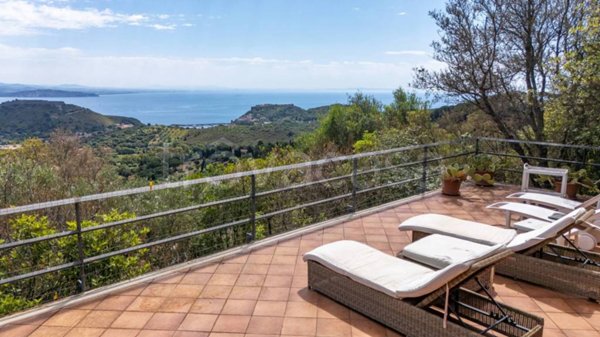 casa indipendente in vendita a Monte Argentario in zona Porto Ercole