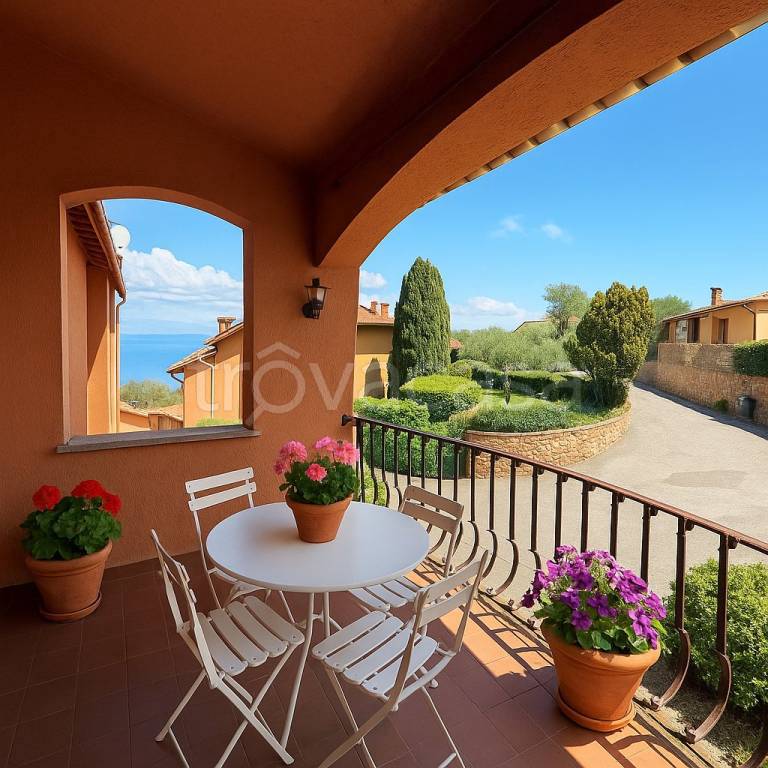 appartamento in vendita a Monte Argentario in zona Porto Santo Stefano