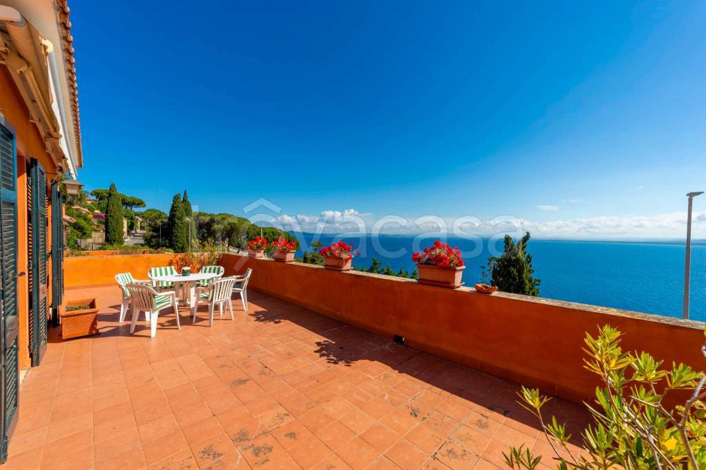 appartamento in vendita a Monte Argentario in zona Porto Santo Stefano