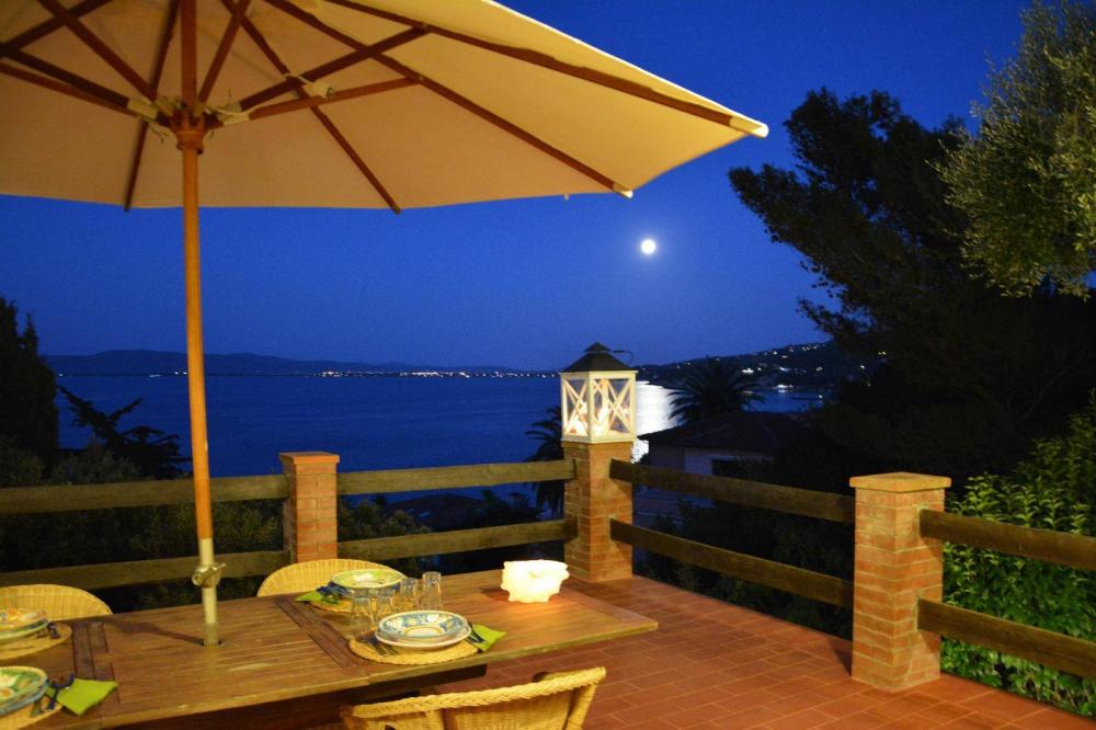 casa indipendente in vendita a Monte Argentario in zona Porto Santo Stefano