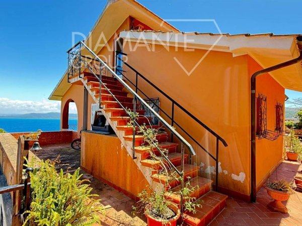 casa indipendente in vendita a Monte Argentario in zona Porto Santo Stefano