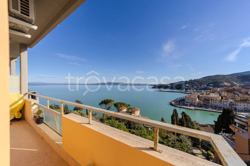 appartamento in vendita a Monte Argentario in zona Porto Santo Stefano