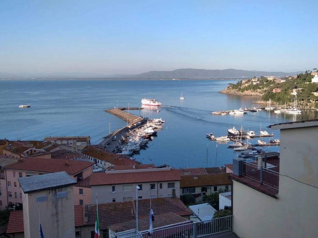 appartamento in vendita a Monte Argentario in zona Porto Santo Stefano