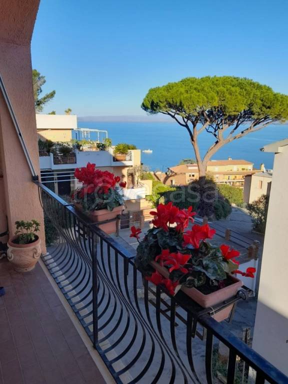 appartamento in vendita a Monte Argentario in zona Porto Santo Stefano