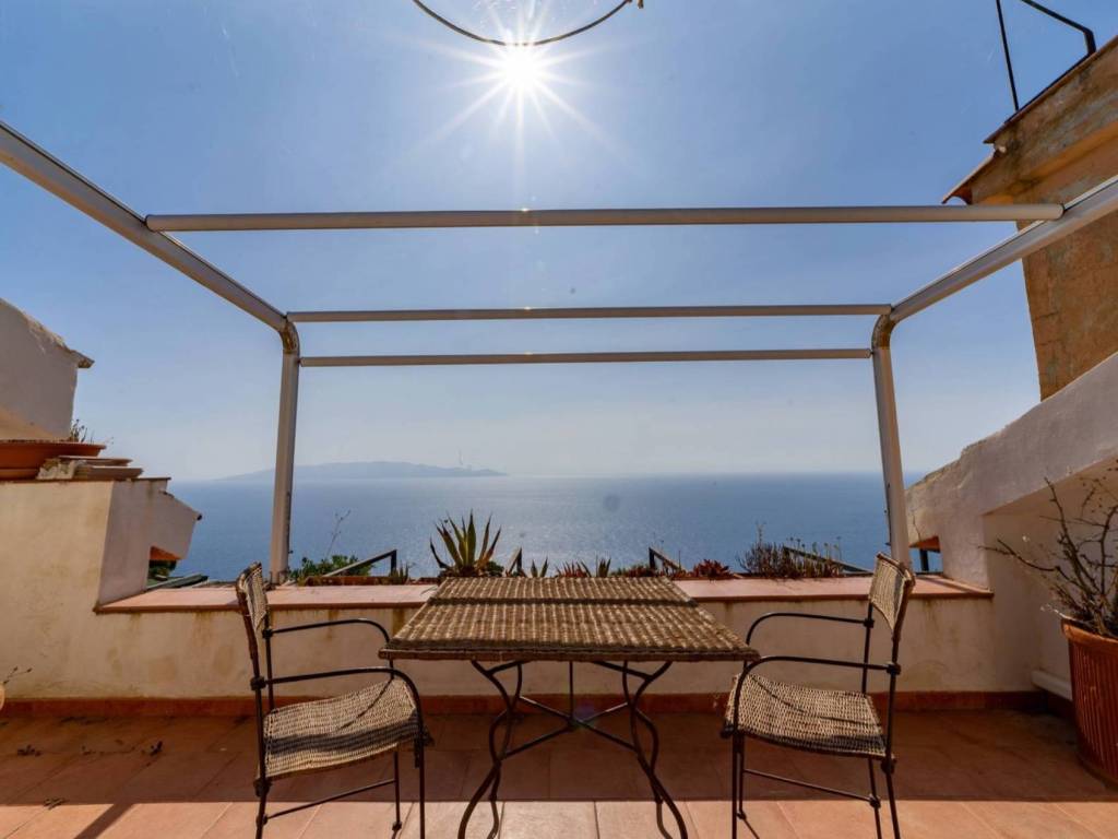 appartamento in vendita a Monte Argentario in zona Porto Santo Stefano