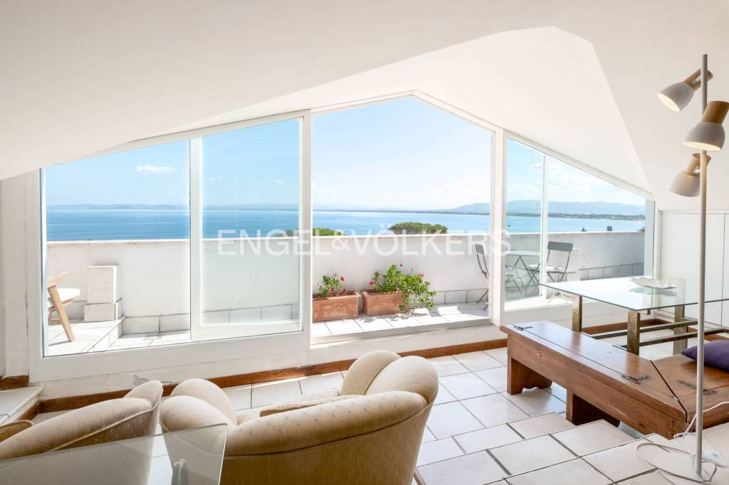 appartamento in vendita a Monte Argentario in zona Porto Santo Stefano