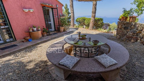 casa indipendente in vendita a Monte Argentario in zona Porto Santo Stefano