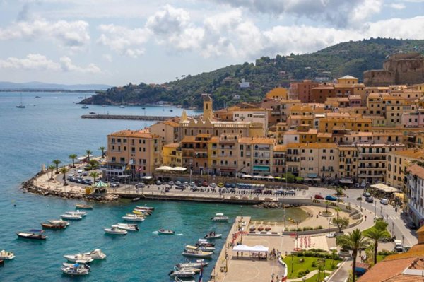 appartamento in vendita a Monte Argentario in zona Porto Santo Stefano