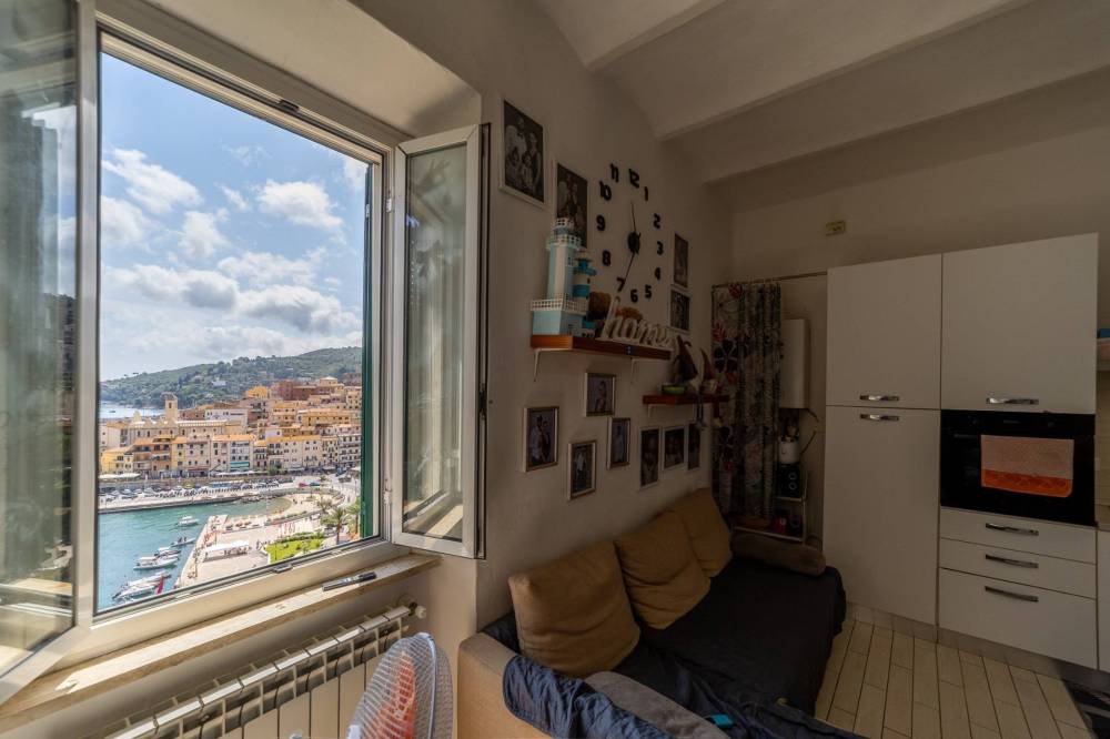 appartamento in vendita a Monte Argentario in zona Porto Santo Stefano