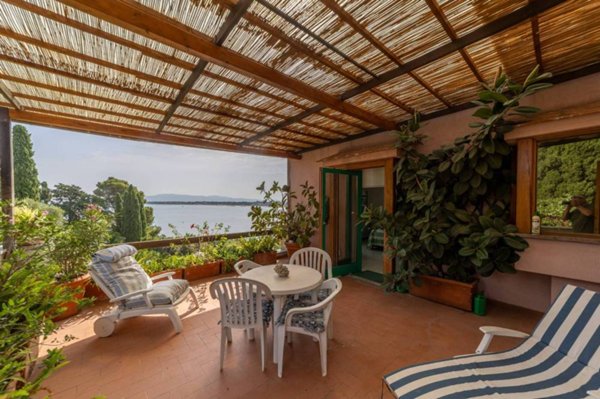 casa indipendente in vendita a Monte Argentario in zona Porto Santo Stefano