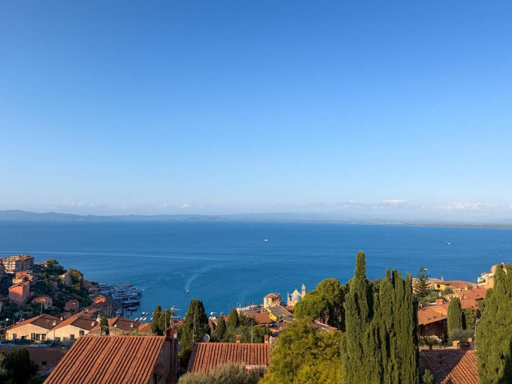 appartamento in vendita a Monte Argentario in zona Porto Santo Stefano