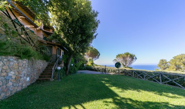 casa indipendente in vendita a Monte Argentario in zona Cala Piccola