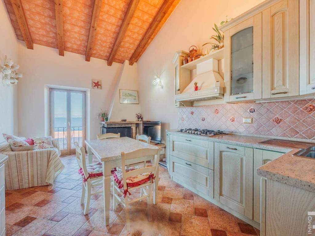 appartamento in vendita a Monte Argentario in zona Porto Santo Stefano